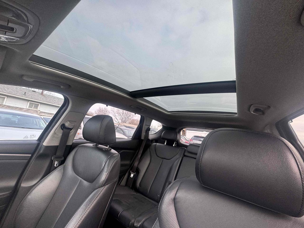 2020 Hyundai Santa Fe SEL Base Photo