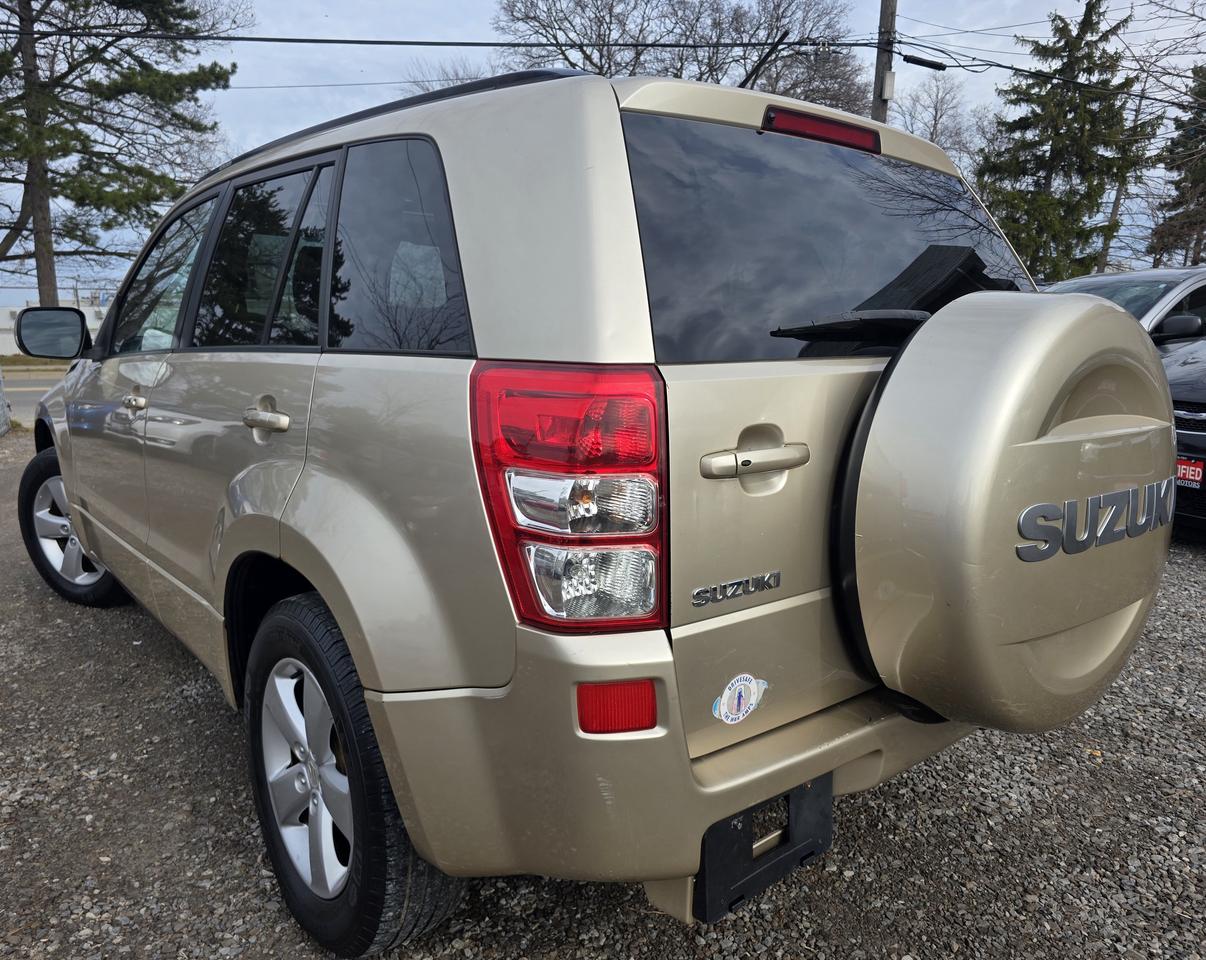 2009 Suzuki Grand Vitara Luxury Photo