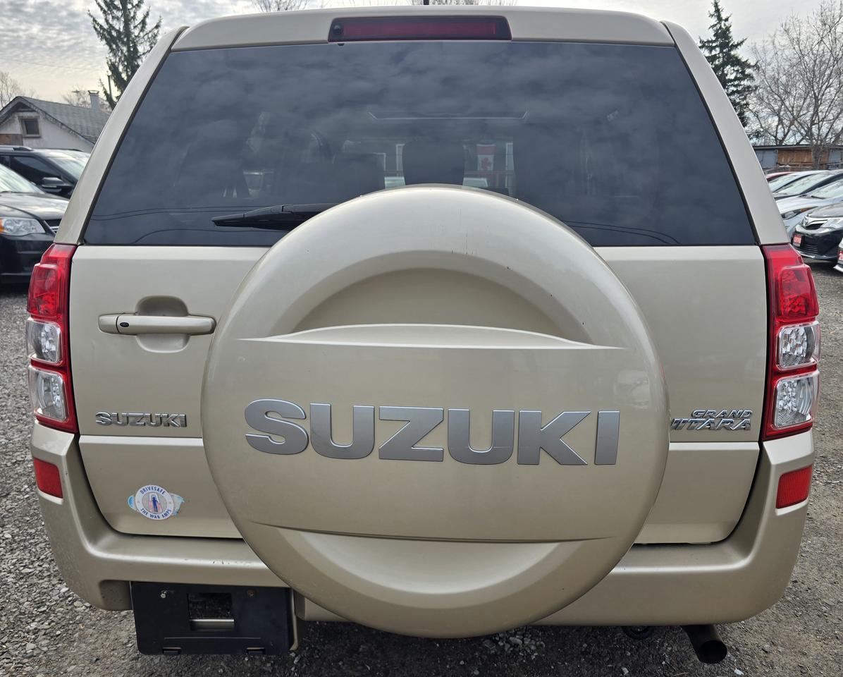 2009 Suzuki Grand Vitara Luxury Photo