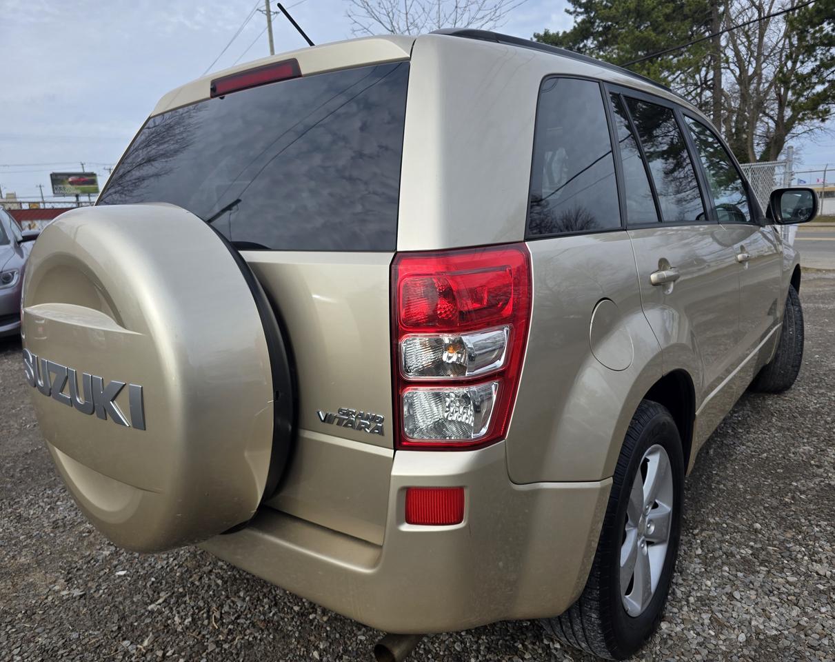 2009 Suzuki Grand Vitara Luxury Photo