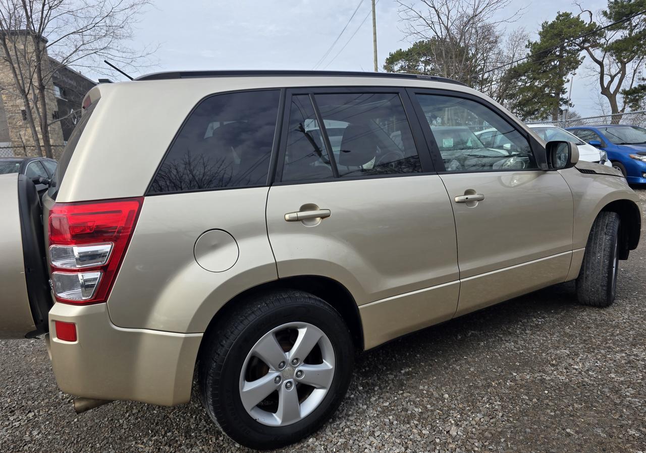 2009 Suzuki Grand Vitara Luxury Photo