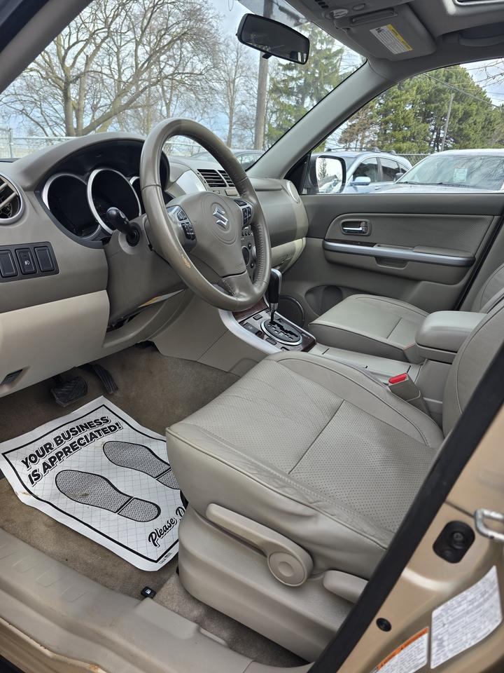 2009 Suzuki Grand Vitara Luxury Photo