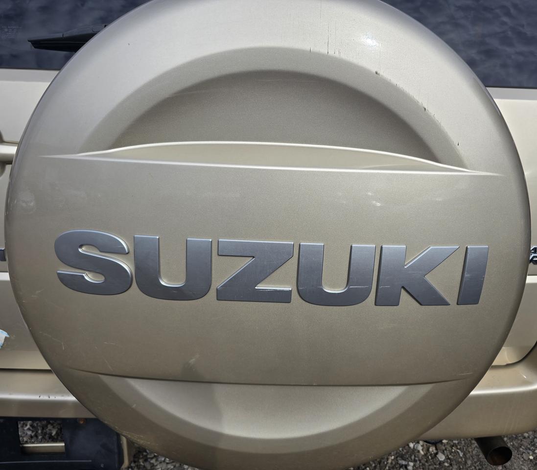 2009 Suzuki Grand Vitara Luxury Photo