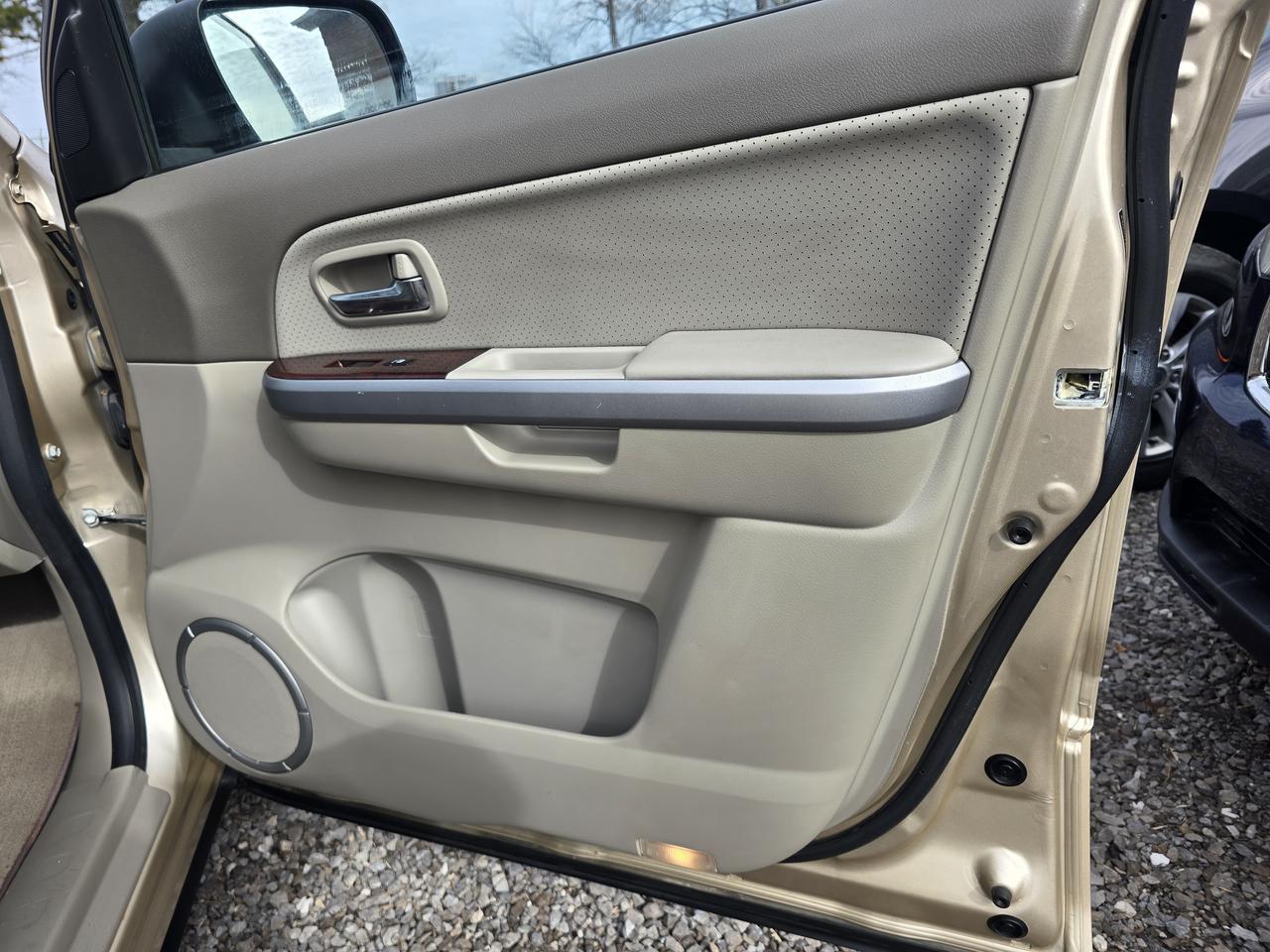 2009 Suzuki Grand Vitara Luxury Photo