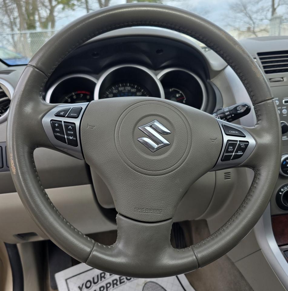2009 Suzuki Grand Vitara Luxury Photo