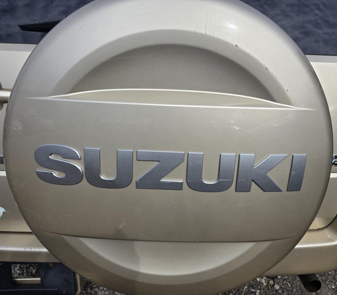 2009 Suzuki Grand Vitara Luxury Photo
