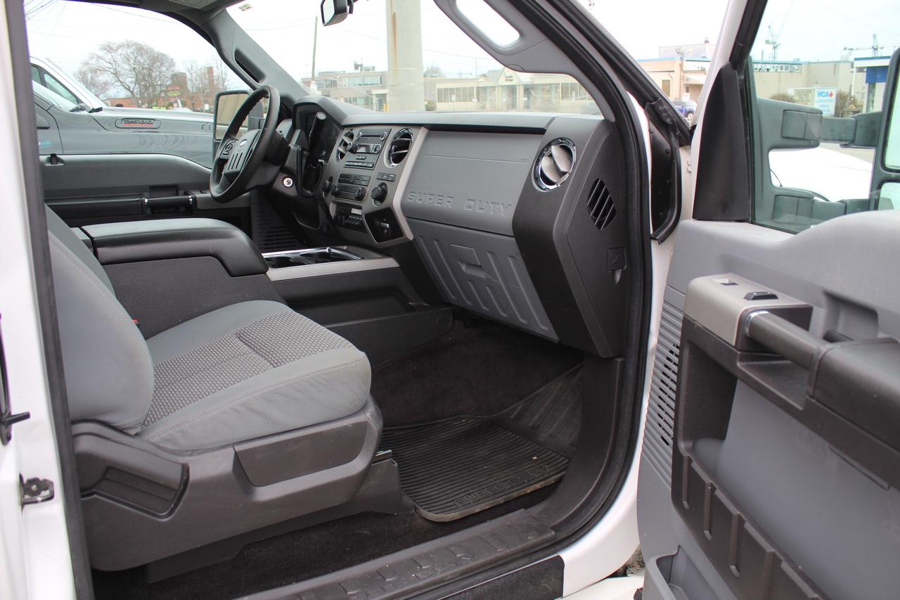 2014 Ford F-250 SUPER DUTY XLT 4WD utility SRW Photo