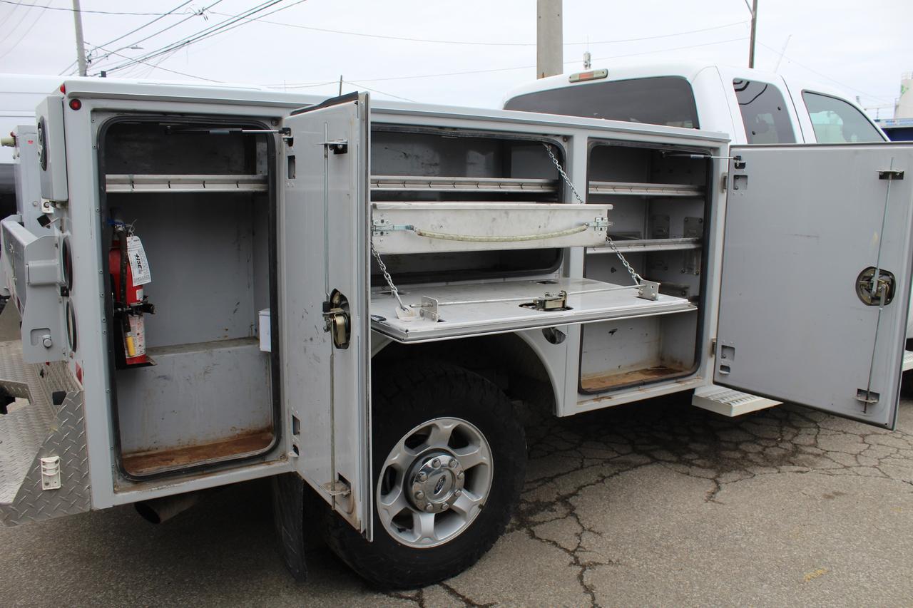 2014 Ford F-250 SUPER DUTY XLT 4WD utility SRW Photo