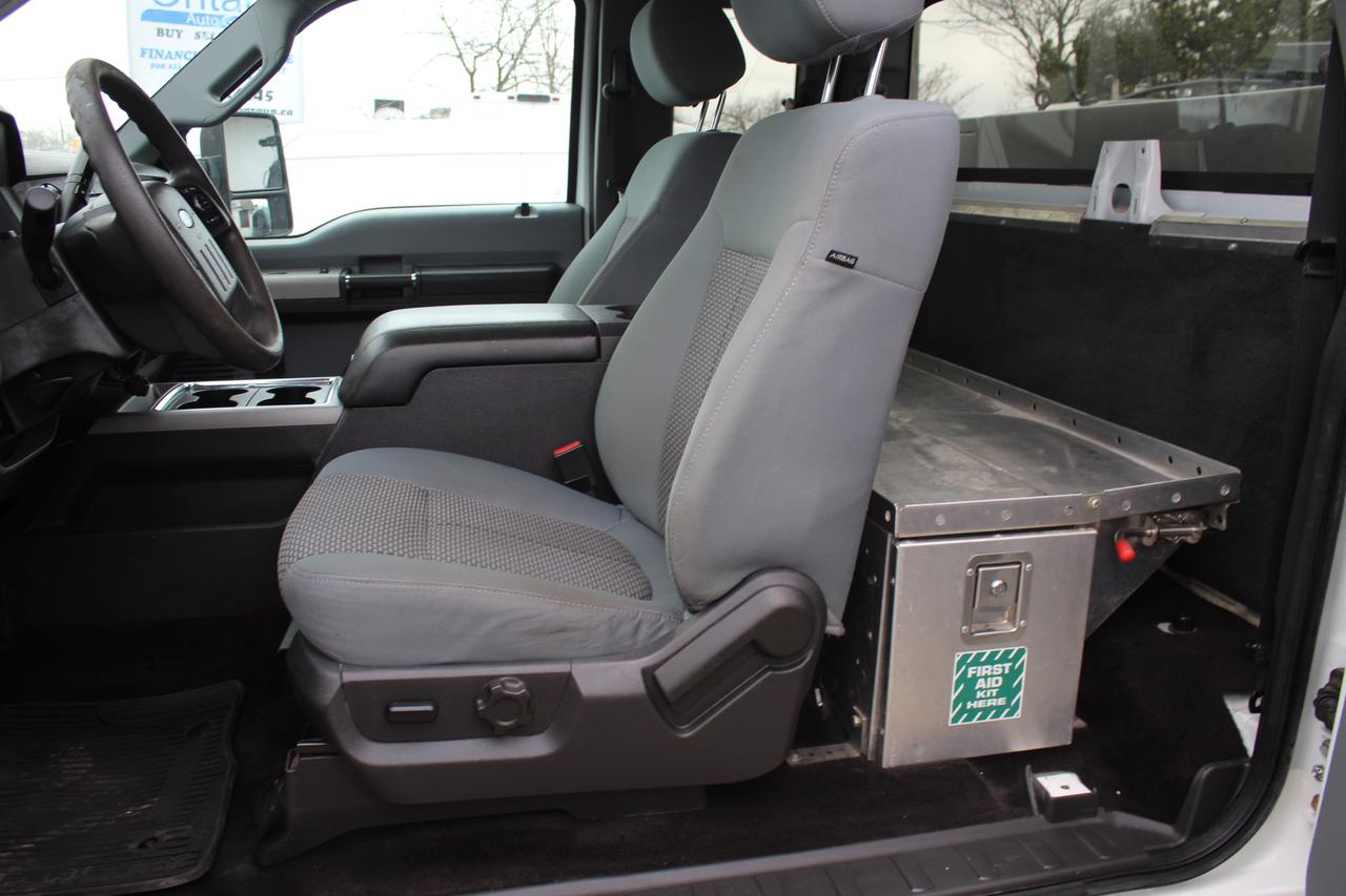 2014 Ford F-250 SUPER DUTY XLT 4WD utility SRW Photo