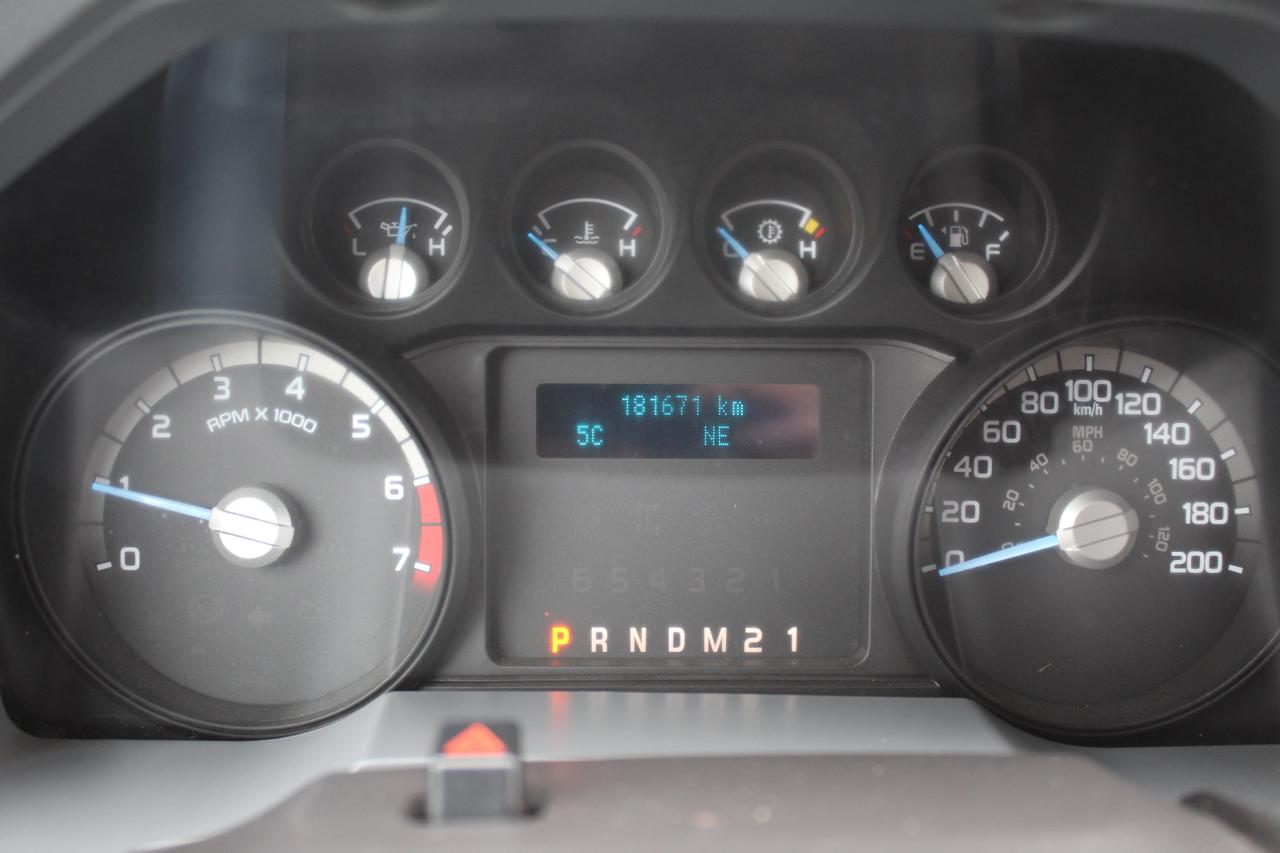 2014 Ford F-250 SUPER DUTY XLT 4WD utility SRW Photo