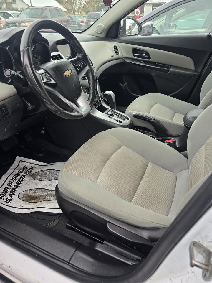 2014 Chevrolet Cruze 1LT Photo