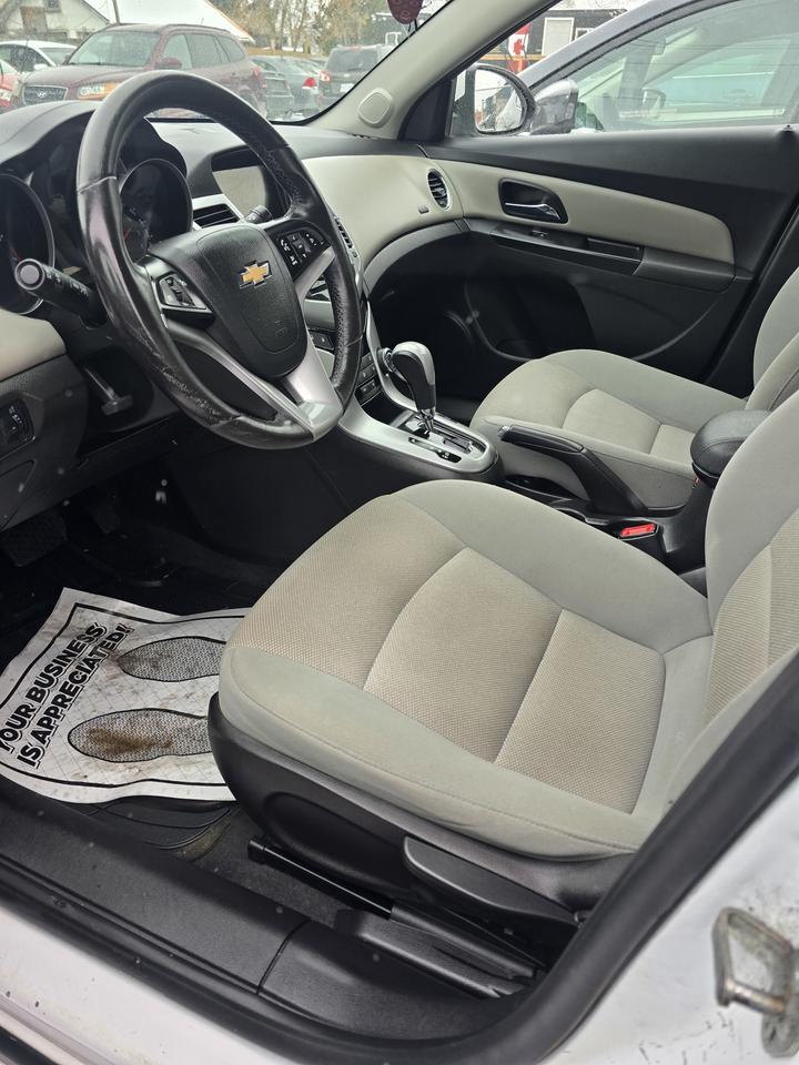 2014 Chevrolet Cruze 1LT Photo