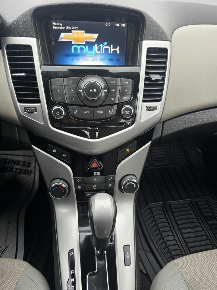 2014 Chevrolet Cruze 1LT Photo