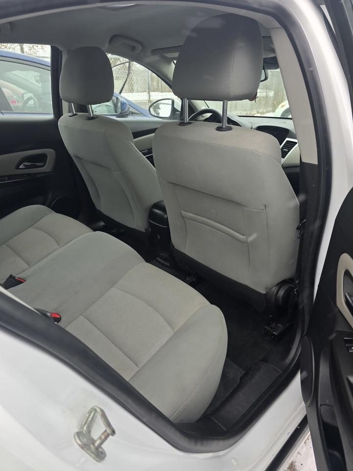 2014 Chevrolet Cruze 1LT Photo