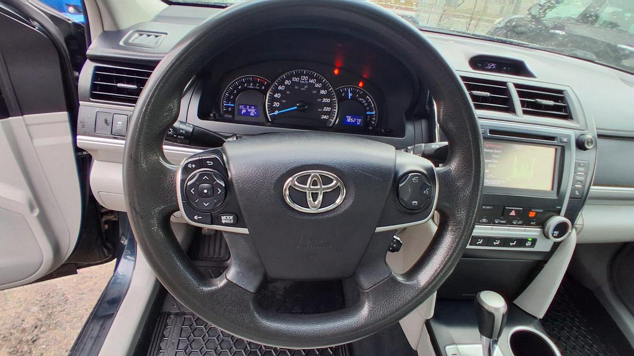 2014 Toyota Camry LE Photo