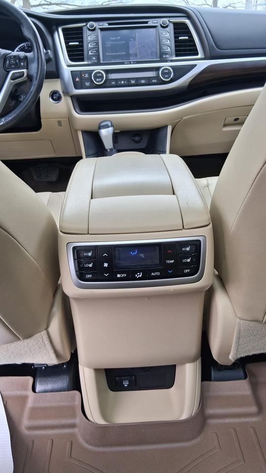 2015 Toyota Highlander LIMITED  Photo