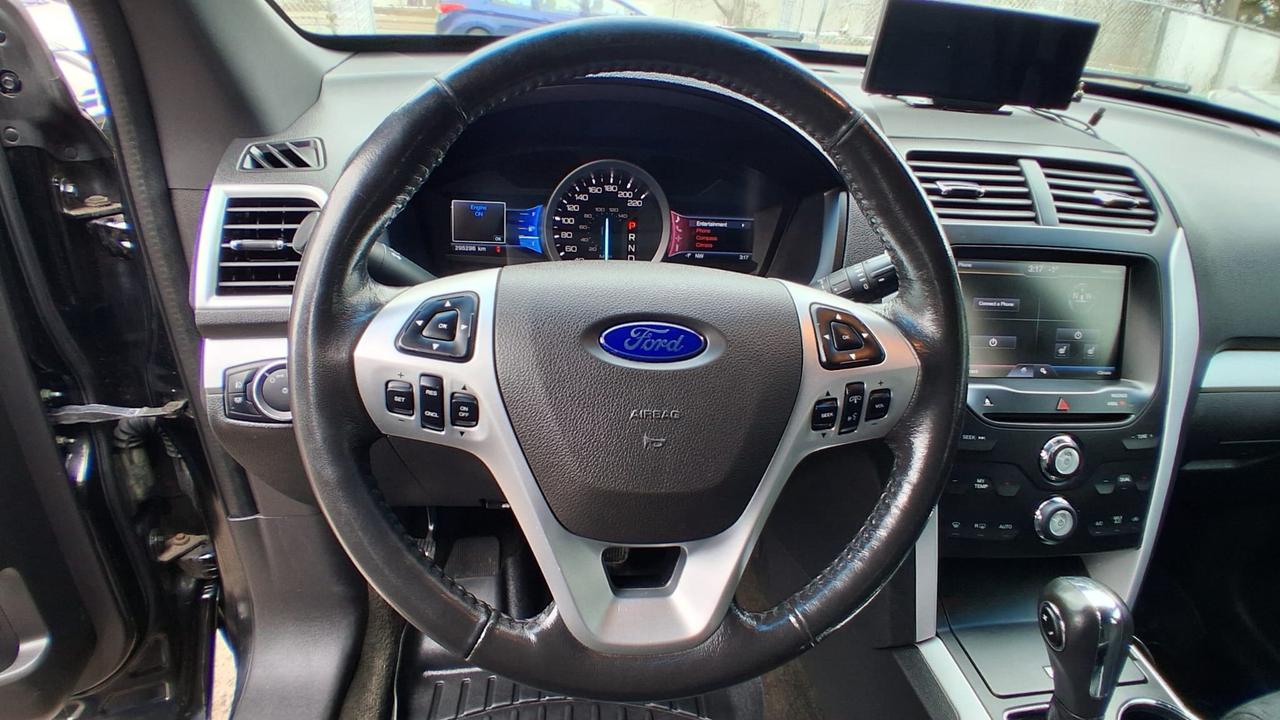 2013 Ford Explorer XLT Photo