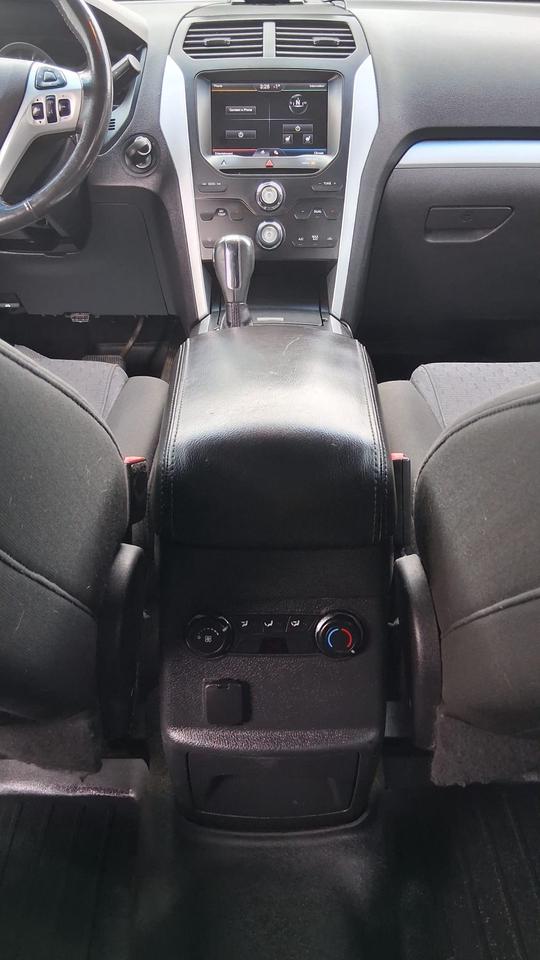 2013 Ford Explorer XLT Photo