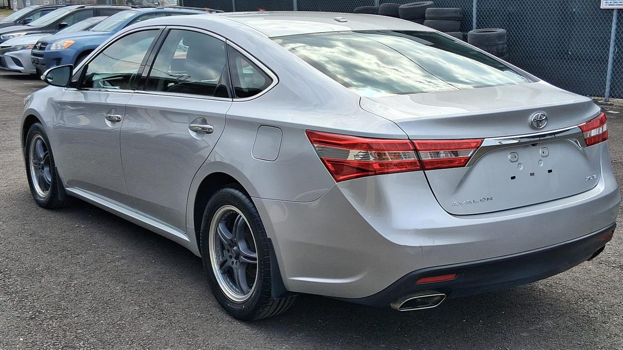2013 Toyota Avalon XLE Photo