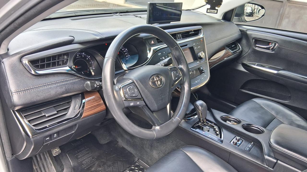 2013 Toyota Avalon XLE Photo