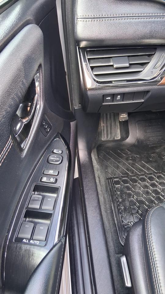 2013 Toyota Avalon XLE Photo