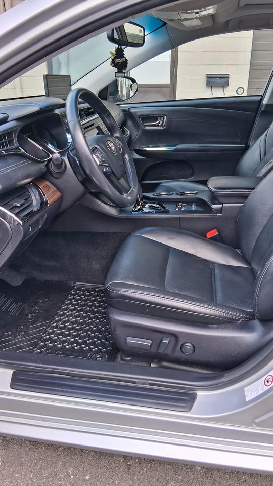 2013 Toyota Avalon XLE Photo