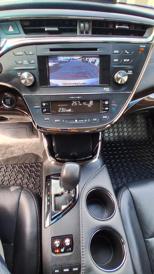 2013 Toyota Avalon XLE Photo