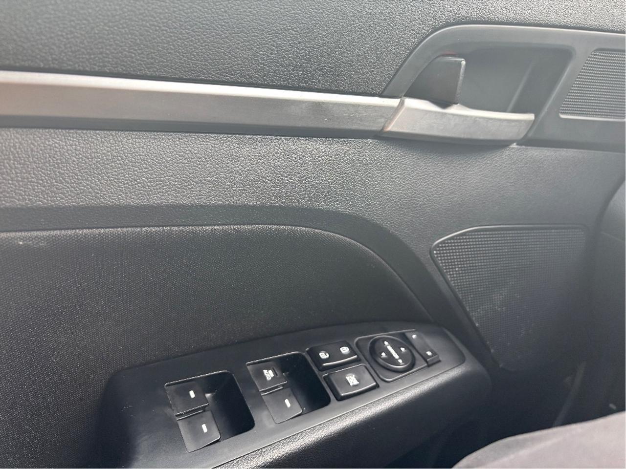 2019 Hyundai Elantra Preferred HEATED STEERING CARPLAY CLEAN CARF Photo