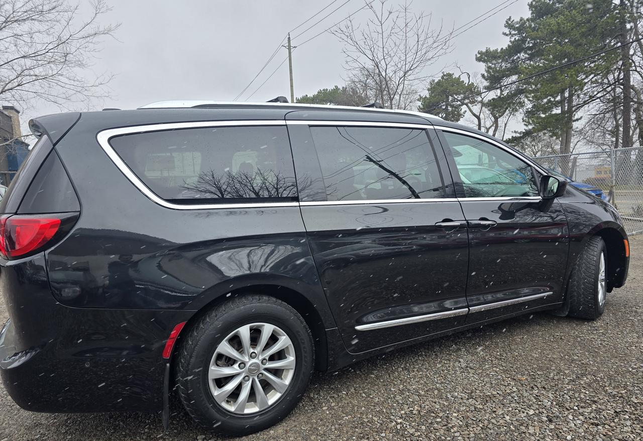 2019 Chrysler Pacifica Touring L Photo