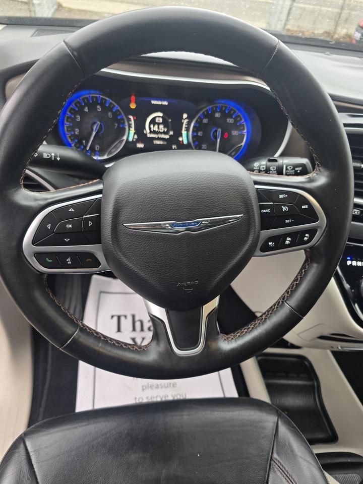 2019 Chrysler Pacifica Touring L Photo