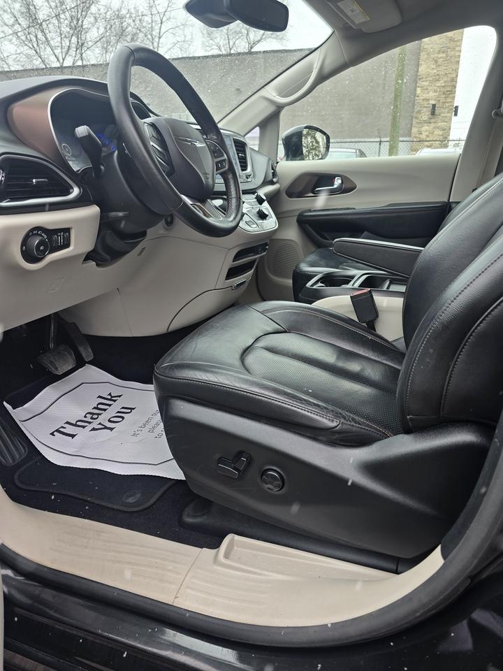 2019 Chrysler Pacifica Touring L Photo