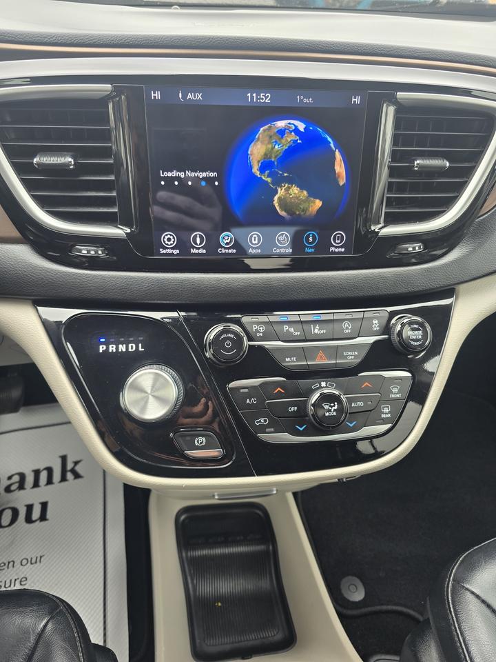 2019 Chrysler Pacifica Touring L Photo