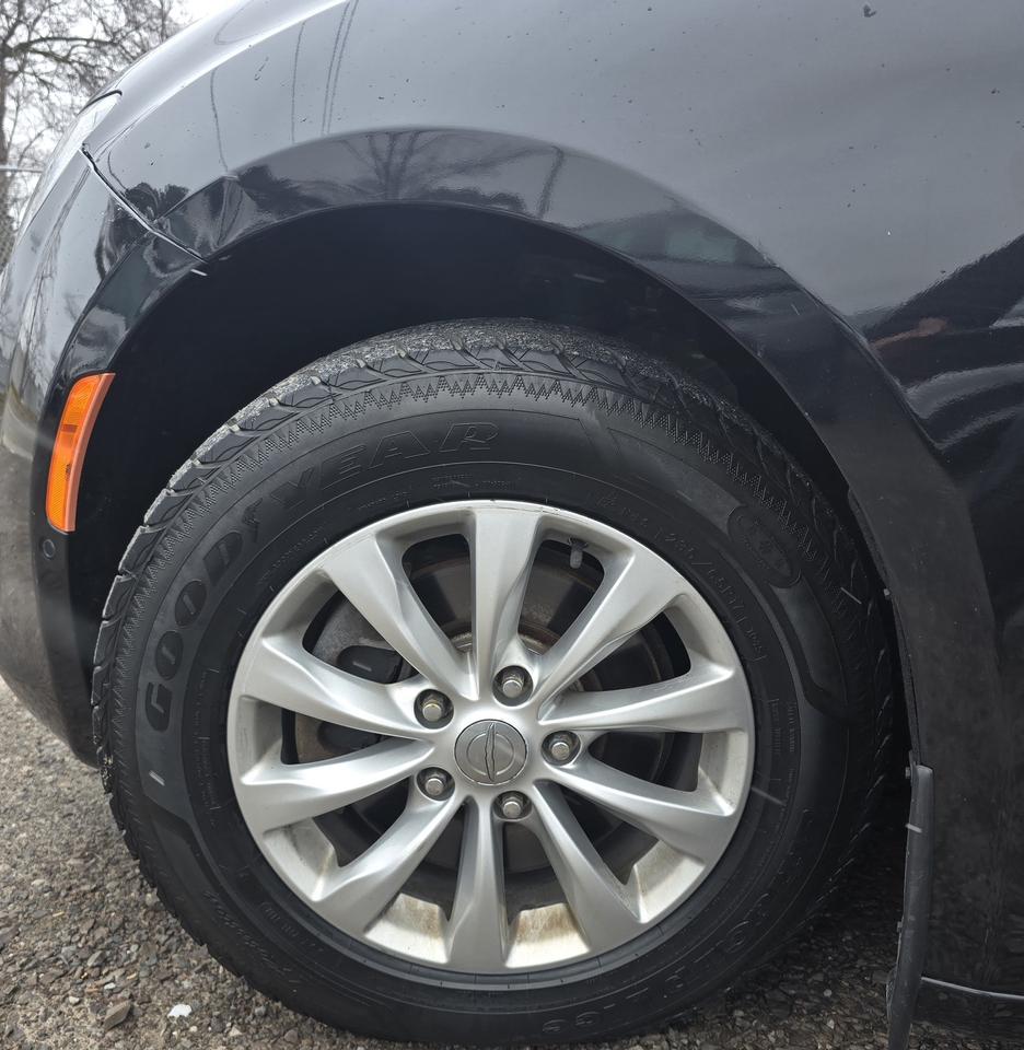 2019 Chrysler Pacifica Touring L Photo