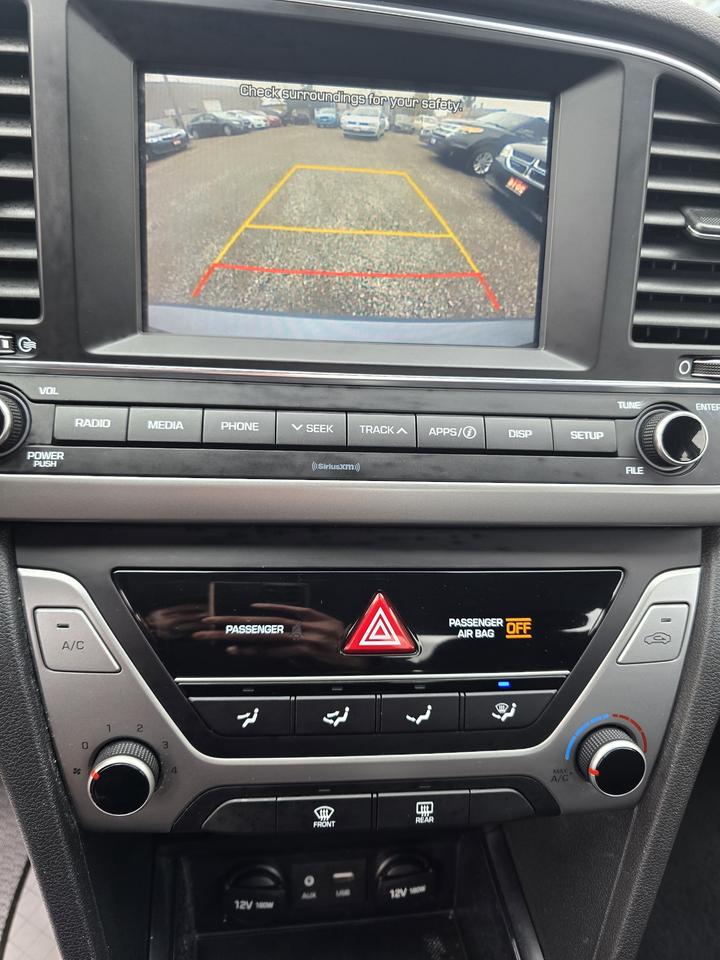 2018 Hyundai Elantra SEL Photo