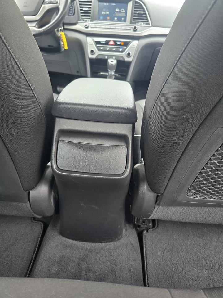 2018 Hyundai Elantra SEL Photo