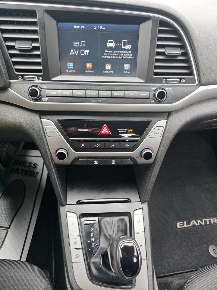 2018 Hyundai Elantra SEL Photo