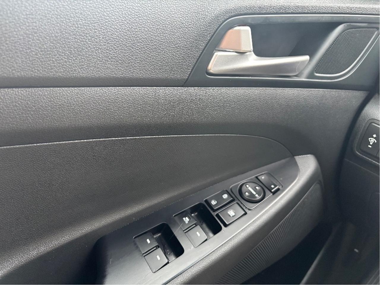 2021 Hyundai Tucson Preferred AWD LEATHER PANO ROOF ONE OWNER Photo