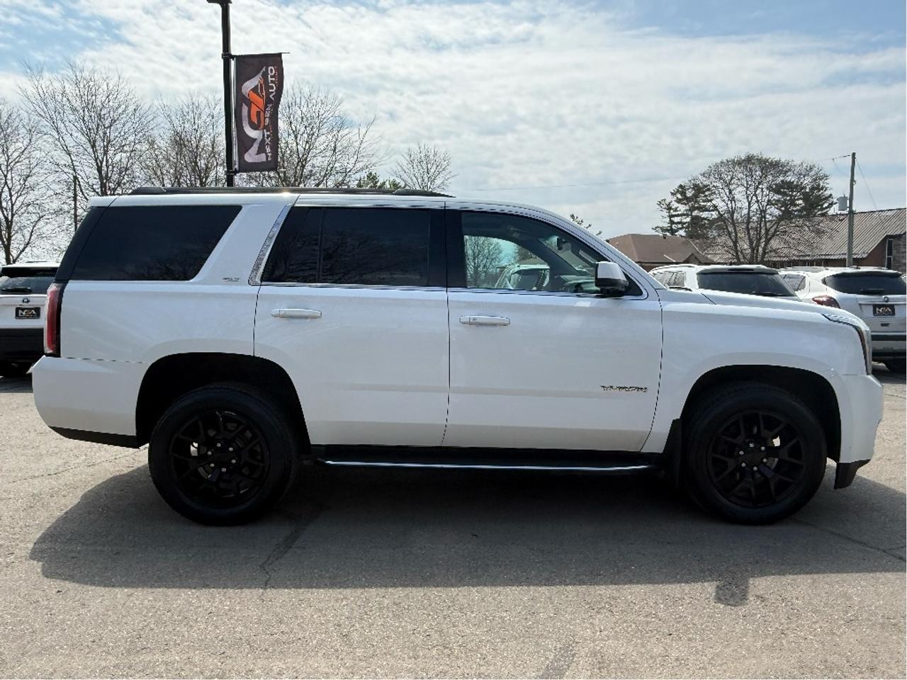 2020 GMC Yukon SLT 7 PASS DRIVER ALERT PKG LEATHER NAV Photo