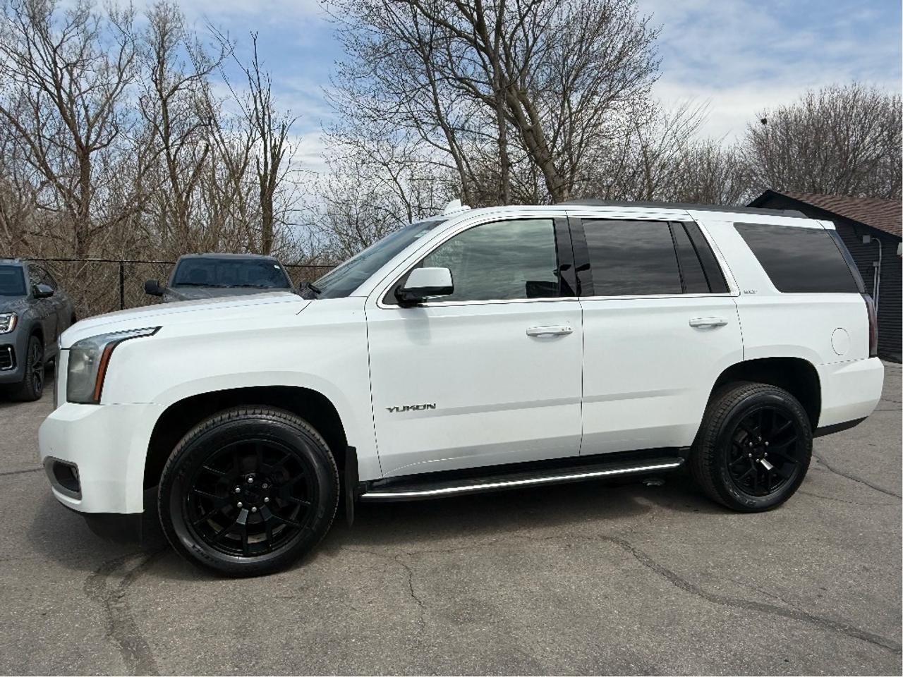 2020 GMC Yukon SLT 7 PASS DRIVER ALERT PKG LEATHER NAV Photo