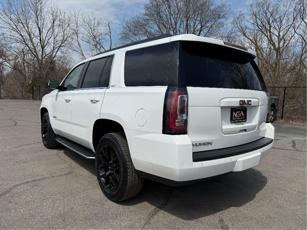 2020 GMC Yukon SLT 7 PASS DRIVER ALERT PKG LEATHER NAV Photo
