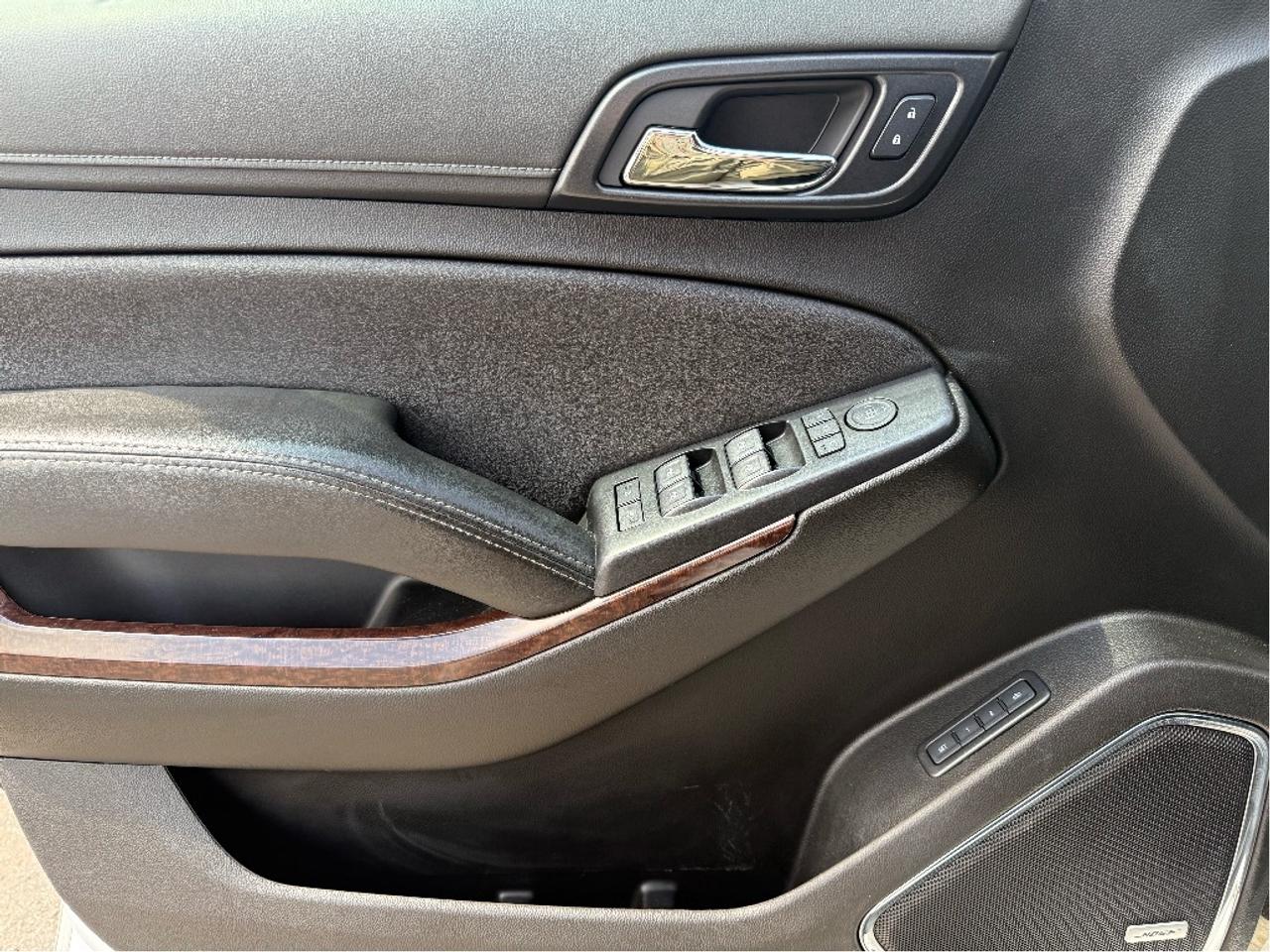 2020 GMC Yukon SLT 7 PASS DRIVER ALERT PKG LEATHER NAV Photo