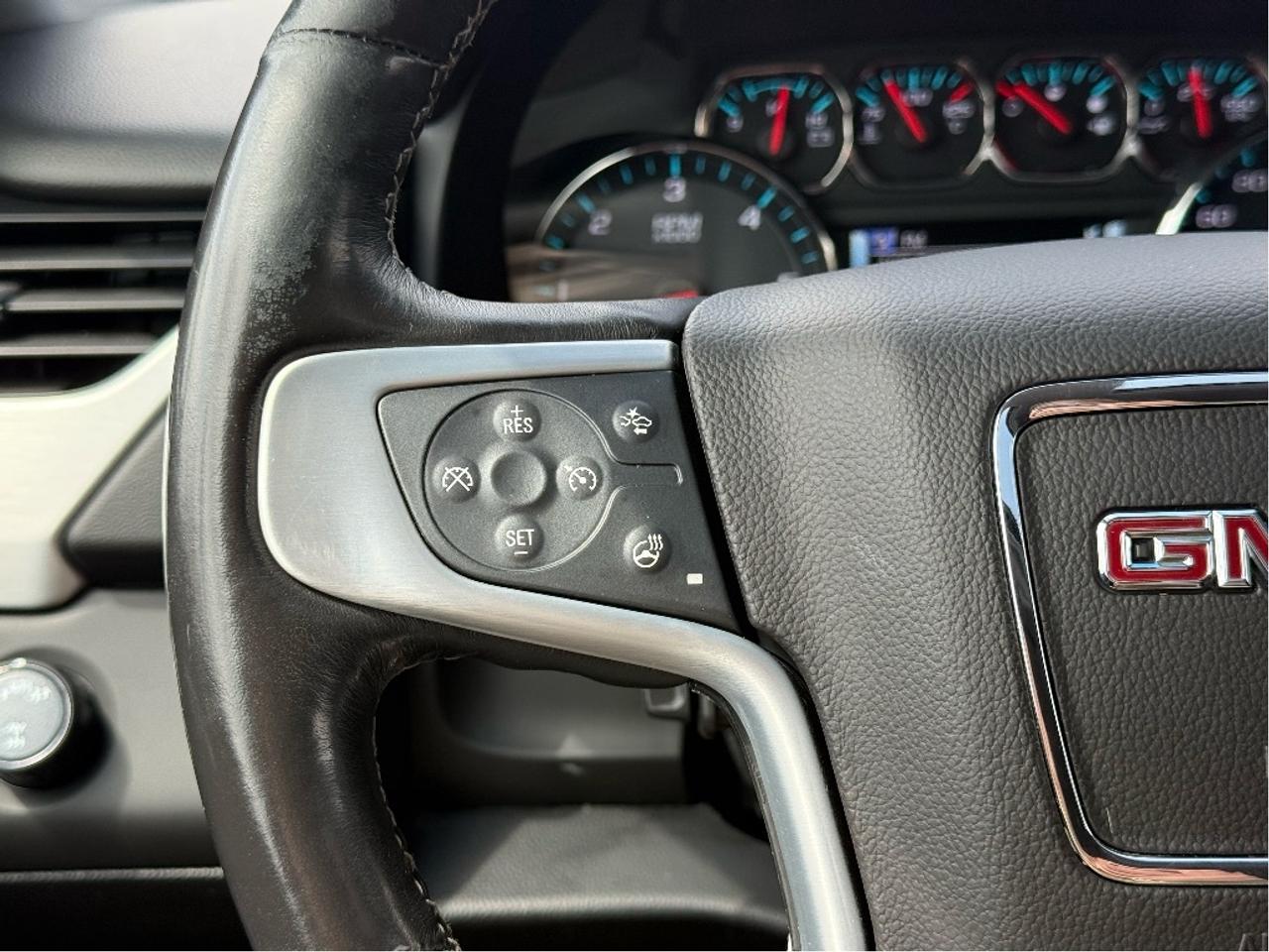 2020 GMC Yukon SLT 7 PASS DRIVER ALERT PKG LEATHER NAV Photo