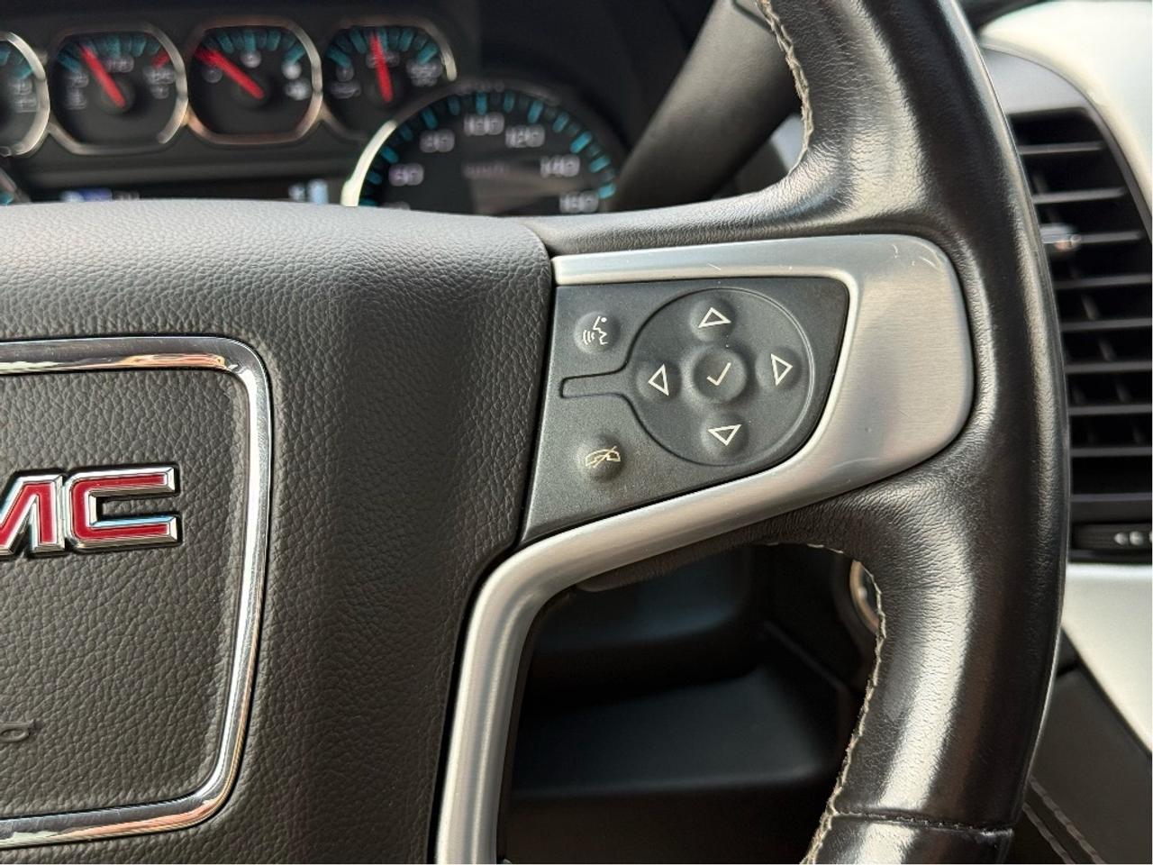 2020 GMC Yukon SLT 7 PASS DRIVER ALERT PKG LEATHER NAV Photo