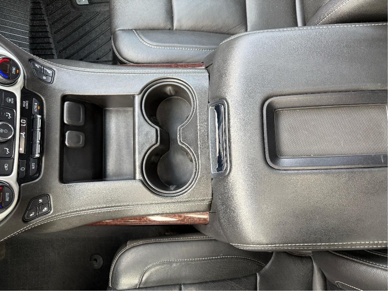 2020 GMC Yukon SLT 7 PASS DRIVER ALERT PKG LEATHER NAV Photo