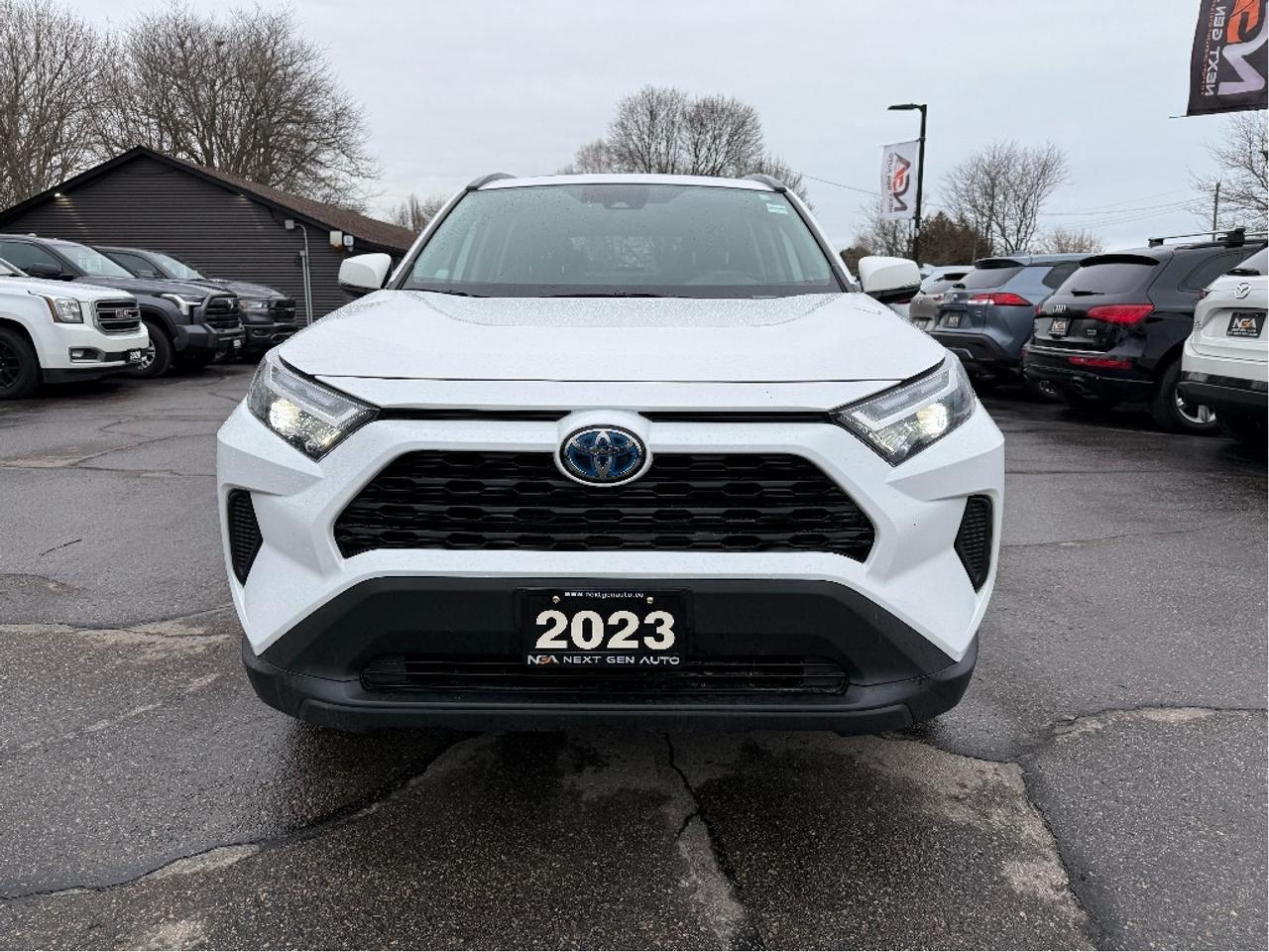 2023 Toyota RAV4 Hybrid XLE AWD HEATED STEERING ROOF ONE OWNER CLEA Photo2