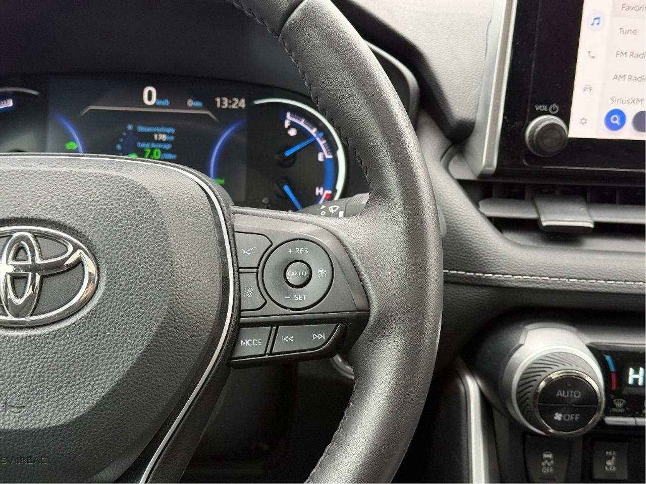 2023 Toyota RAV4 Hybrid XLE AWD HEATED STEERING ROOF ONE OWNER CLEA Photo