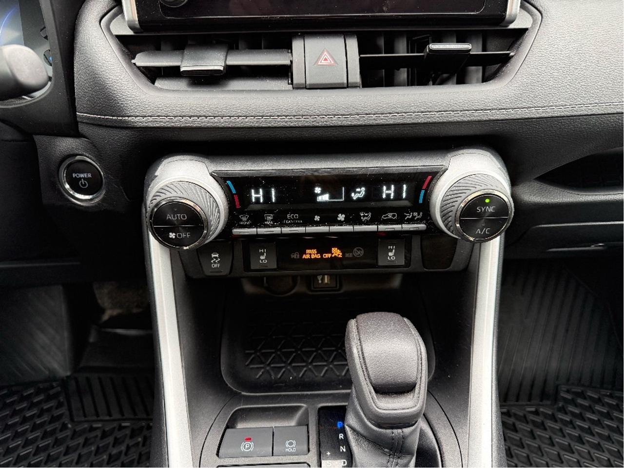 2023 Toyota RAV4 Hybrid XLE AWD HEATED STEERING ROOF ONE OWNER CLEA Photo