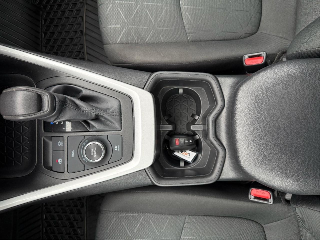 2023 Toyota RAV4 Hybrid XLE AWD HEATED STEERING ROOF ONE OWNER CLEA Photo