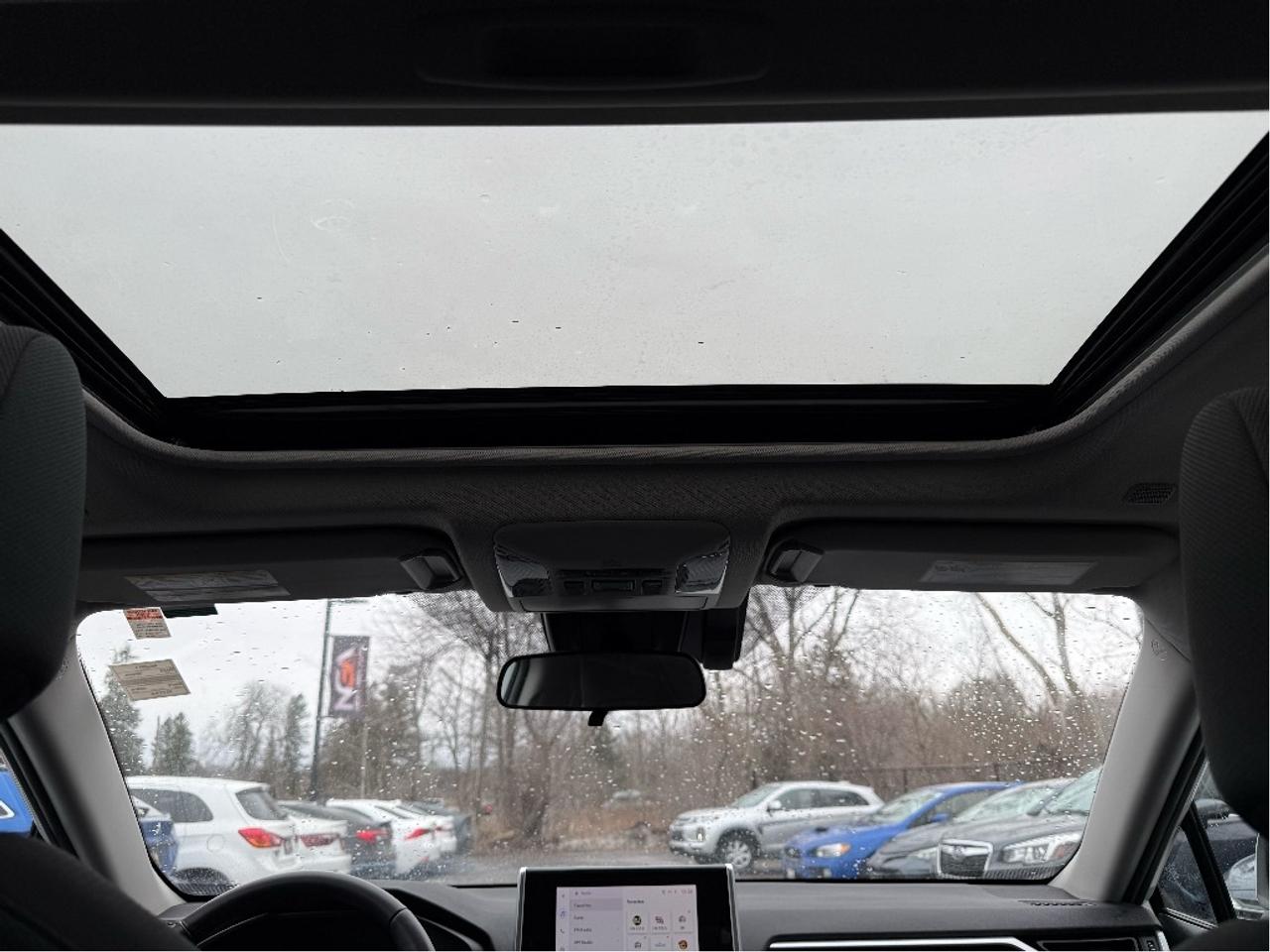 2023 Toyota RAV4 Hybrid XLE AWD HEATED STEERING ROOF ONE OWNER CLEA Photo