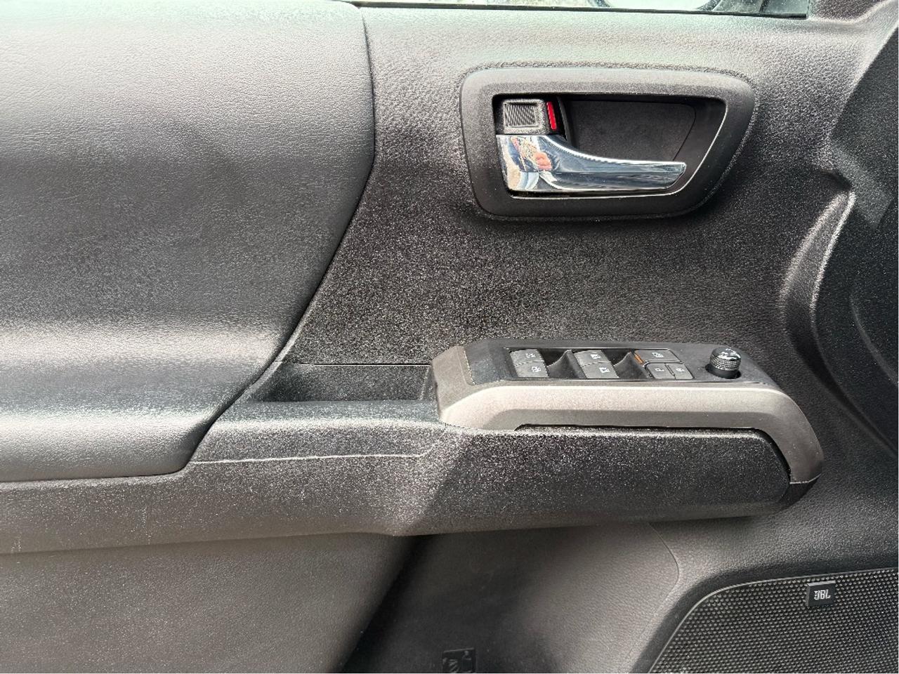 2023 Toyota Tacoma Nightshade V6 LEATHER NAV ROOF CLEAN CARFA Photo